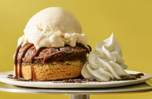 Red Robin Shortbread Chocolate Soufflé Cake Price & Nutrition Shortbread Chocolate Soufflé Cake